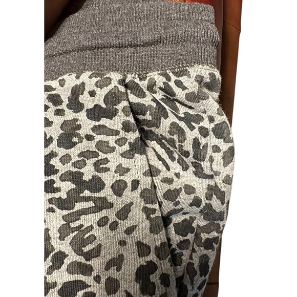 Old‎ Navy Womens Leopard Print Jogger Pants Medium Gray Lounge Casual - Picture 5 of 5